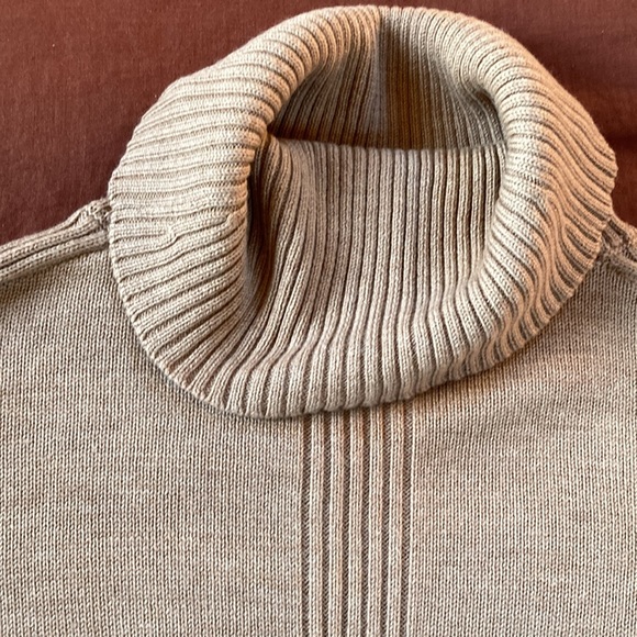 Amour Vert Adlenia Wool turtleneck tunic sweater, XS, camel - Picture 5 of 8